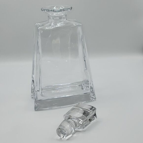 JoyJolt Glassware Luna Whiskey Crystal Decanter‎ And Glass Set of 5 - Picture 10 of 16